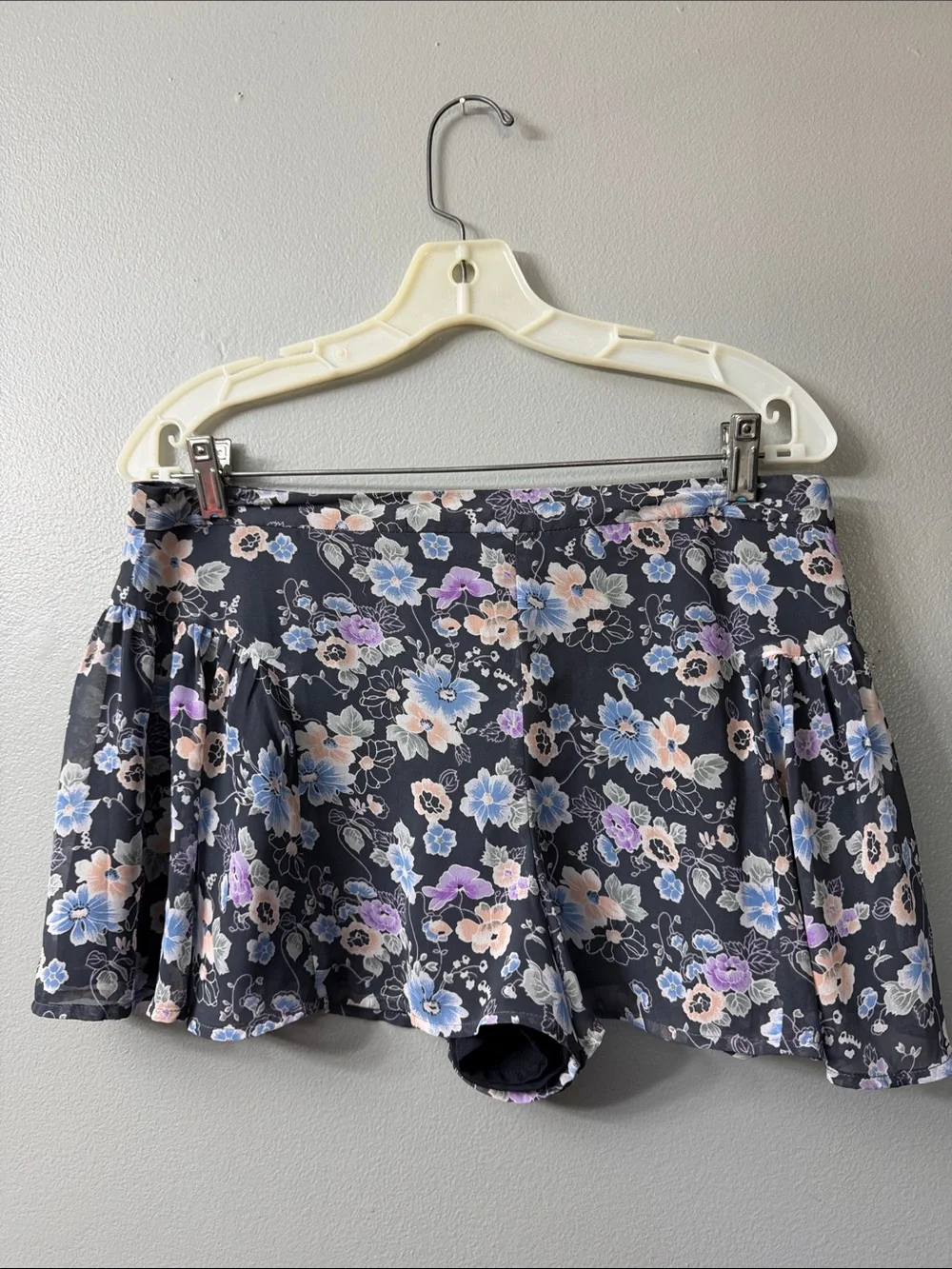 Free People Floral Chiffon High Rise Shorts size 8